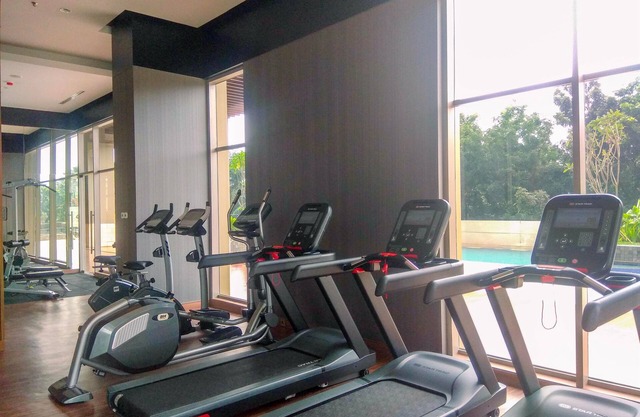 Homey And Best Choice Studio Apartment Transpark Cibubur