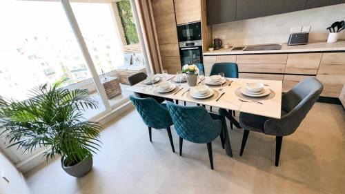 Honeycomb Designer Apartment