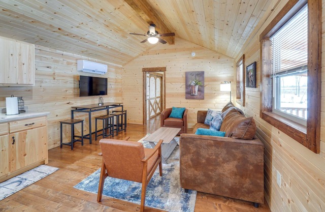 Horse Farm Retreat w/Pond View Near Louisville