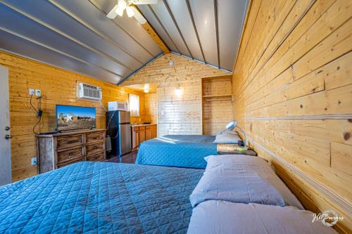 Horseshoe Lodges