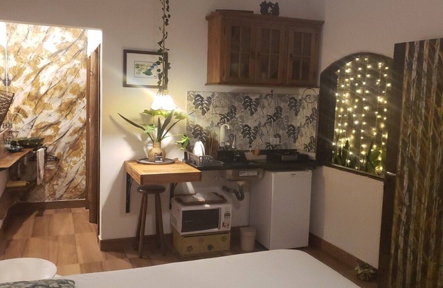 Hospedagem Naturalista Liberal e Massagem Única em Ubatuba na Região Central