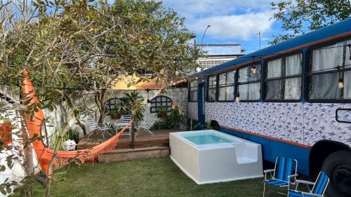 Hospedagem no Ônibus Navy na Praia da Baleia - Jacaraípe