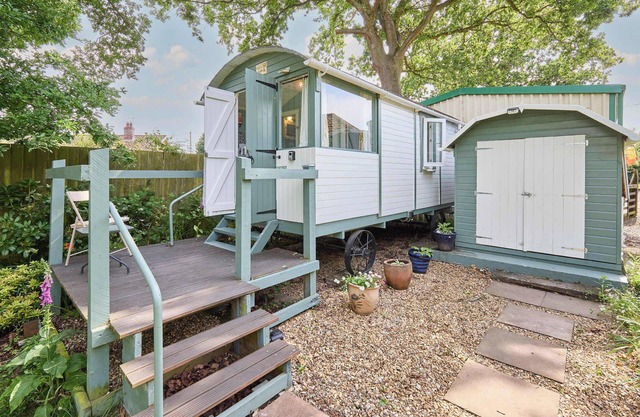 Host & Stay | Shepherd's Hut
