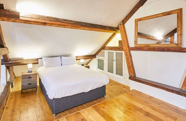 Host & Stay | The Duck Pond