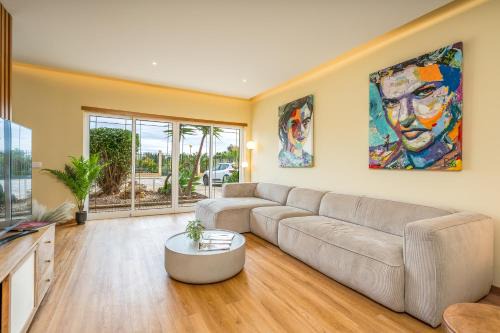 Host Wise - Deluxe House - Terrace & BBC