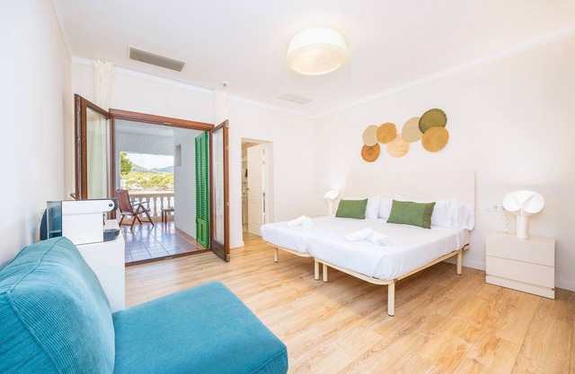 Hostal Boutique Canyamel - 101 Double room with sea view, private Terrace, Wi-Fi and A/C