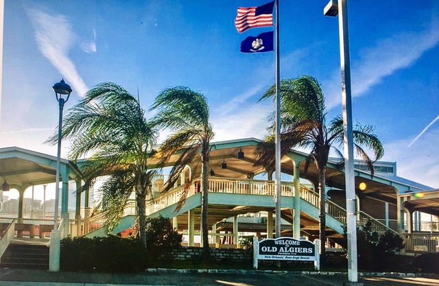 HOT DEAL Cozy Cottage Near French Quarter Sleeps 4 - Great Rates, Free Parking