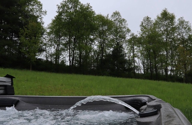 Hot Tub Game Room ATV Trail Dogs Welcome! Firepit