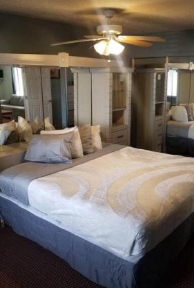 Hotel 5 Beds & 3 Baths Sleeps 11 Hotel Room Suite 102 Booking