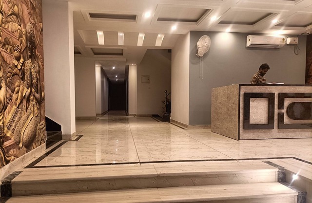 Hotel Ambience Delhi Airport