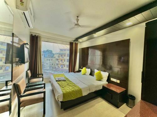 Hotel Delhi Pride at Karol Bagh