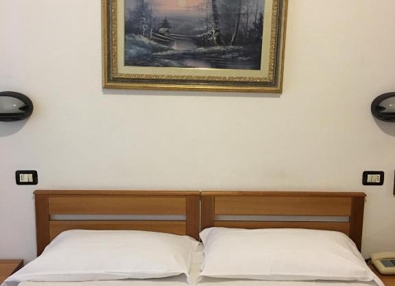 Hotel Dora