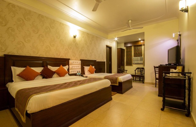 Hotel Grand Park Inn