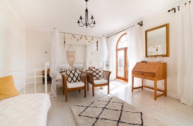 HOTEL LEMONIADA