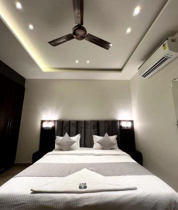 Hotel Majestic Grand By MNG Rooms