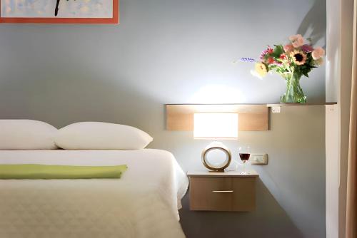 HOTEL MANTA BEACH MADRIGAL
