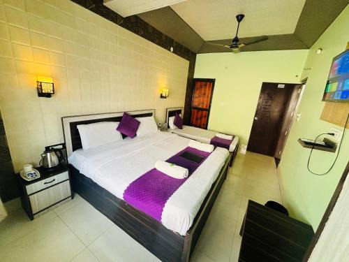 Hotel Mother land near ganga ghat