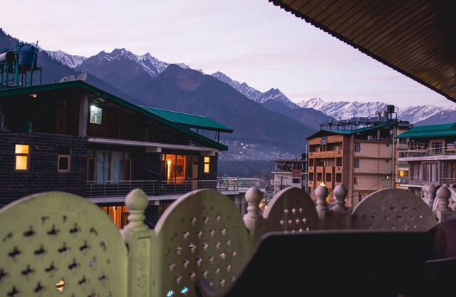 Hotel Neha Palace