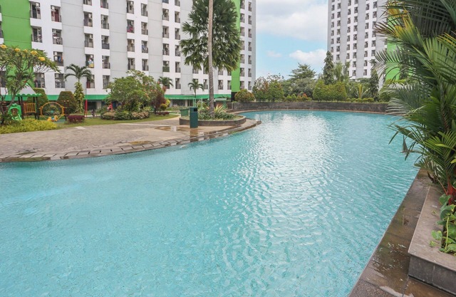 Hotel O Ciputat Near Apartment Green Lake View Ciputat
