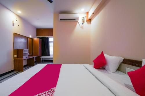 Hotel O Raja Residency Near Snow World