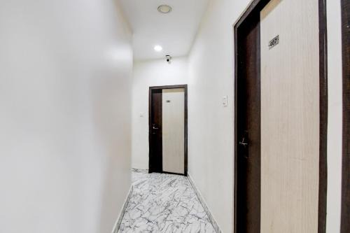 Hotel O S. R. ROYALE