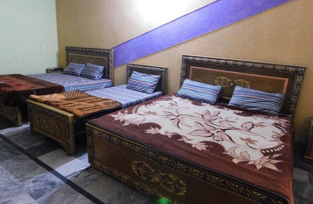 Hotel Pine Breeze & Restaurant