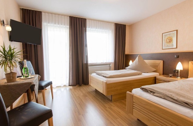Hotel-Restaurant Langen - Double room shower/WC