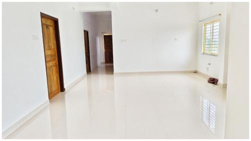 Hotel Shree Laxmi Resorts - Patia Railway Station- Fully Air Conditioning Hotel - Luxury & Spacious Room -A Premium Hotel