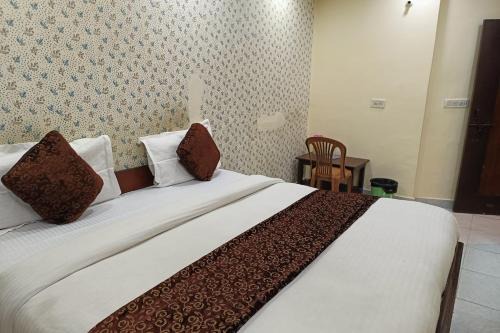 Hotel Shree Sai Dham Near New Delhi Railway Station, Paharganj