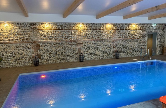 Hotel SPA Piscine le Petit Castel