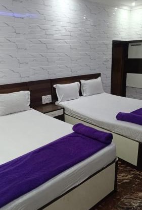 Hotel Taiba International- Near New Market & Sudder Street, Esplanade, Dharamatala