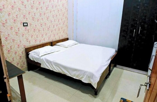 Hotel White Stone Luxury Room with AC 3