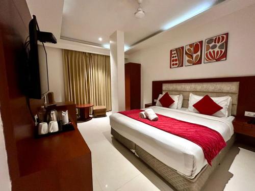 Hotel Z Suites - Delhi Airport- FREE Airport Pickup & Drop