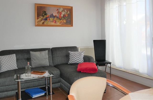 House 2 - Holiday Neppermin