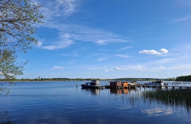 House Boat 'Helena' with Lake View