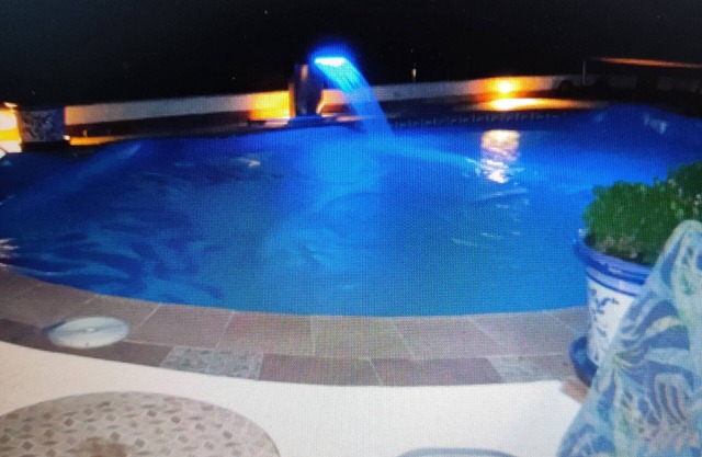 House by the sea with private pool.