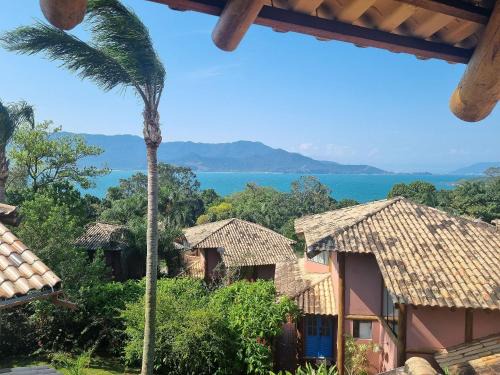 House in a condominium with leisure near the beach