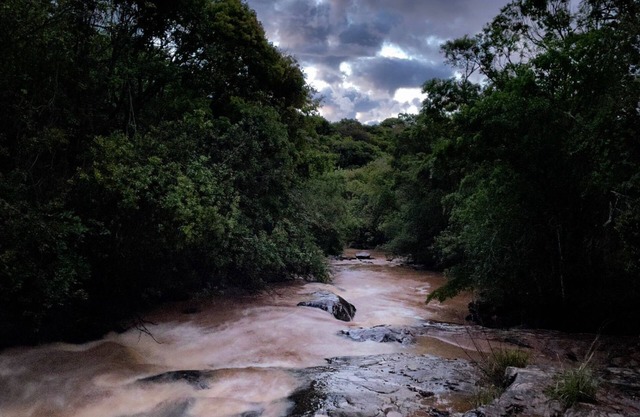 House in Bueno Brandão(MG) with private waterfall