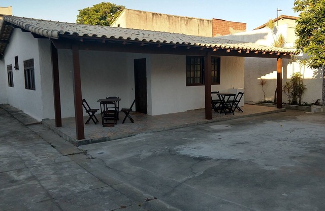 HOUSE IN CABO FRIO, SPACIOUS, 2 BEDROOMS NEAR THE BEACH OF DUNES AND COMMERCE.