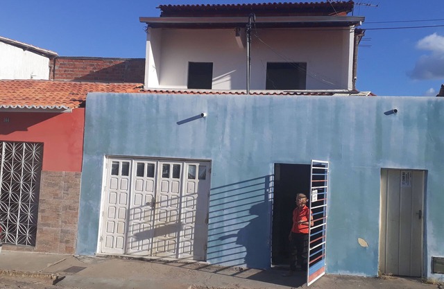 HOUSE IN FRONT OF A GARDEN CALLED: SQUARE OF THE ANTS WITH 1ST FLOOR.