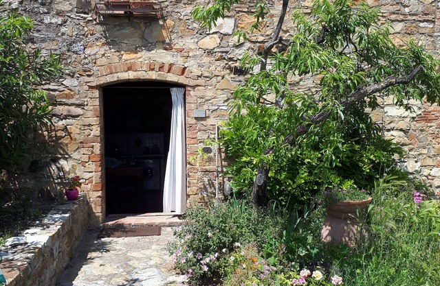 House in a typical village in the heart of Chianti
