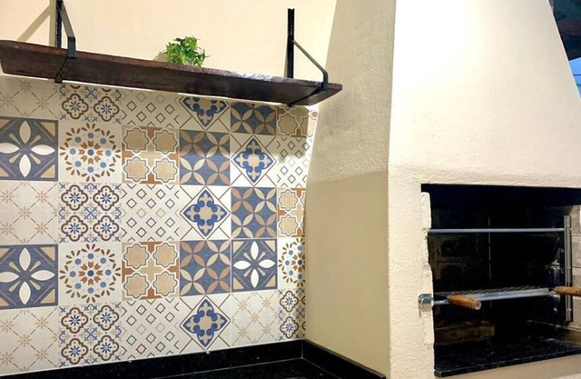 House in Itaguá- 200m from the coast