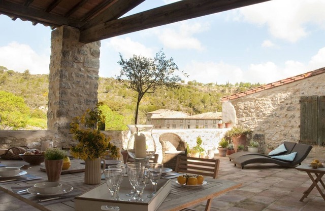 House La France -Terrace Apartment. RIVERSIDE home overlooking the river Orbieu