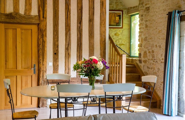House "Le Pressoir" 3 bedrooms, 6 pers + access to swimming pool and SPA