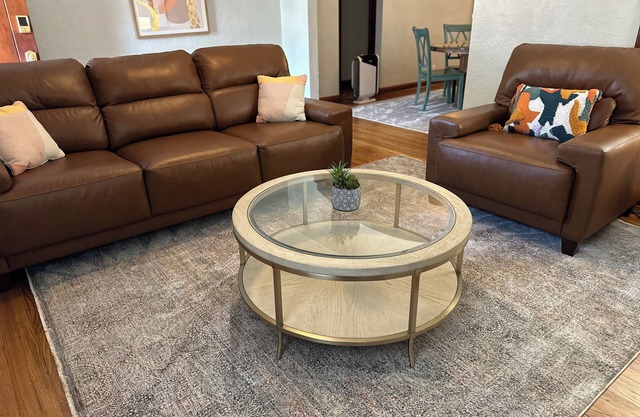 House Near Zoo with Parking