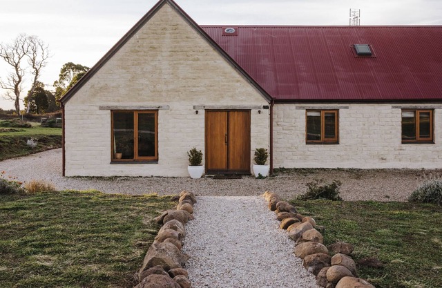House of Mud and Straw... Mudbrick farmstead in historic Trentham