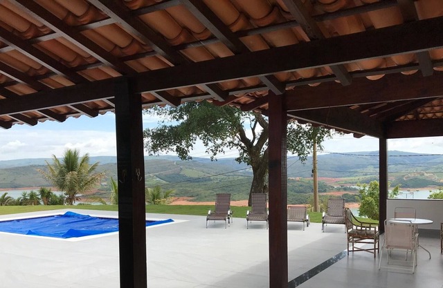 House on Lake Escarpment, Perfect for Families and Children with Boating