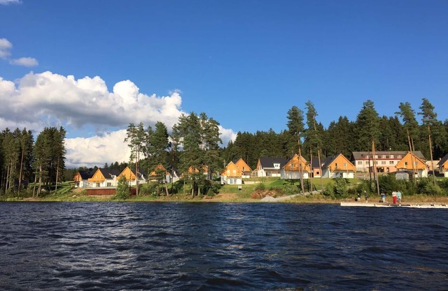 HOUSE ON THE LAKE WITH DIRECT ACCESS TO THE LAKE