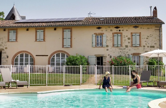 House sleeps 27 with pool and jacuzzi