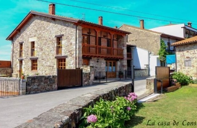 House with garden and fireplace for 4 people (La casa de Consuelo 2)